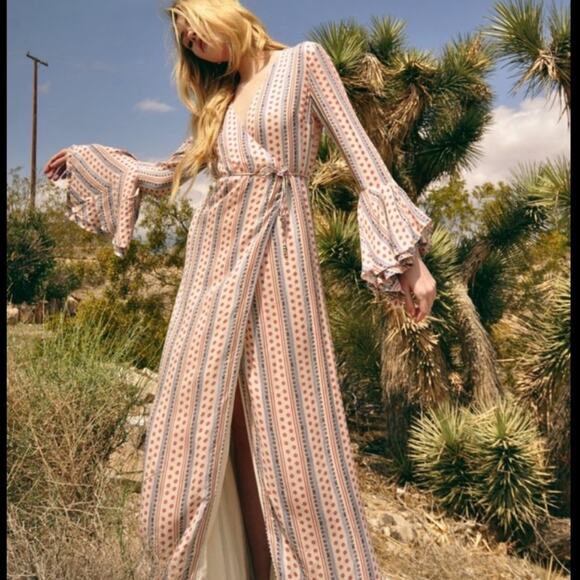 The Jetset Diaries Dresses & Skirts - The Jetset Diaries Wild Child Long Flutter Sleeve Wrap Maxi Dress Size XS New